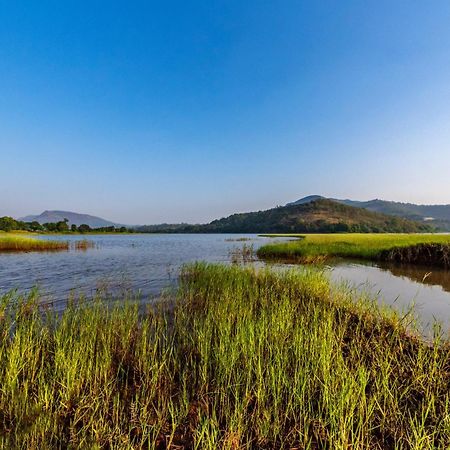 Saffronstays Lakeview Nivara - Farm Stay Villa With Private Pool Near Pune Bagian luar foto