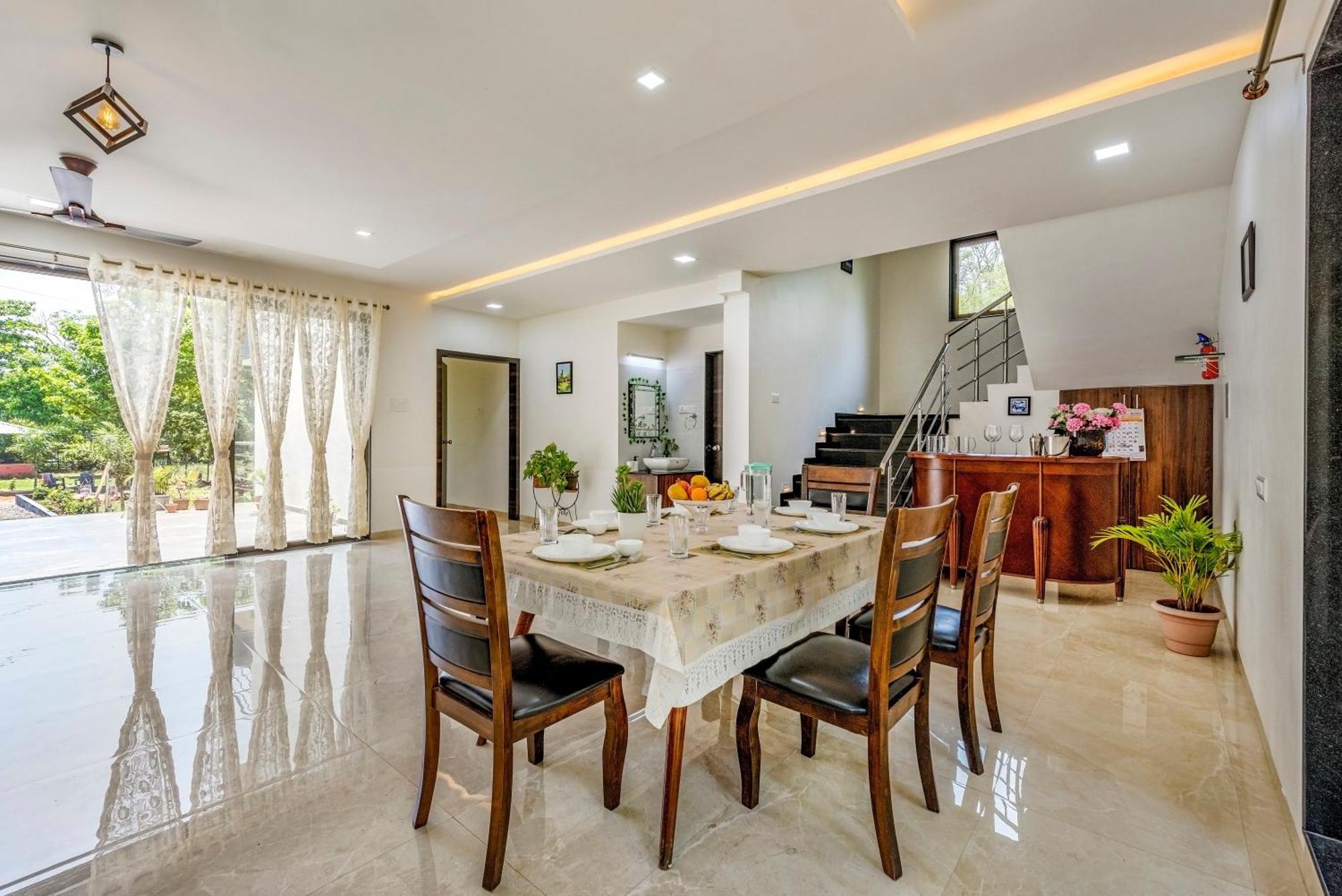 Saffronstays Lakeview Nivara - Farm Stay Villa With Private Pool Near Pune Bagian luar foto