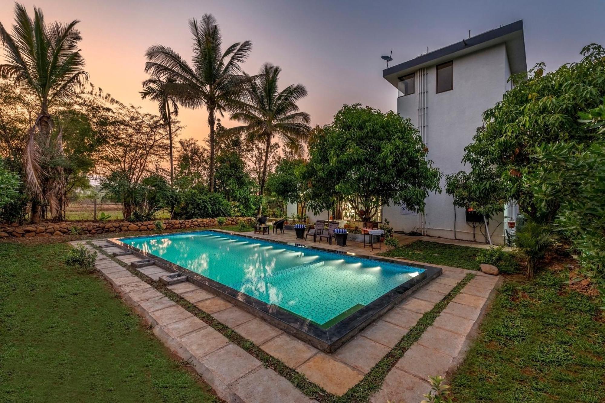 Saffronstays Lakeview Nivara - Farm Stay Villa With Private Pool Near Pune Bagian luar foto