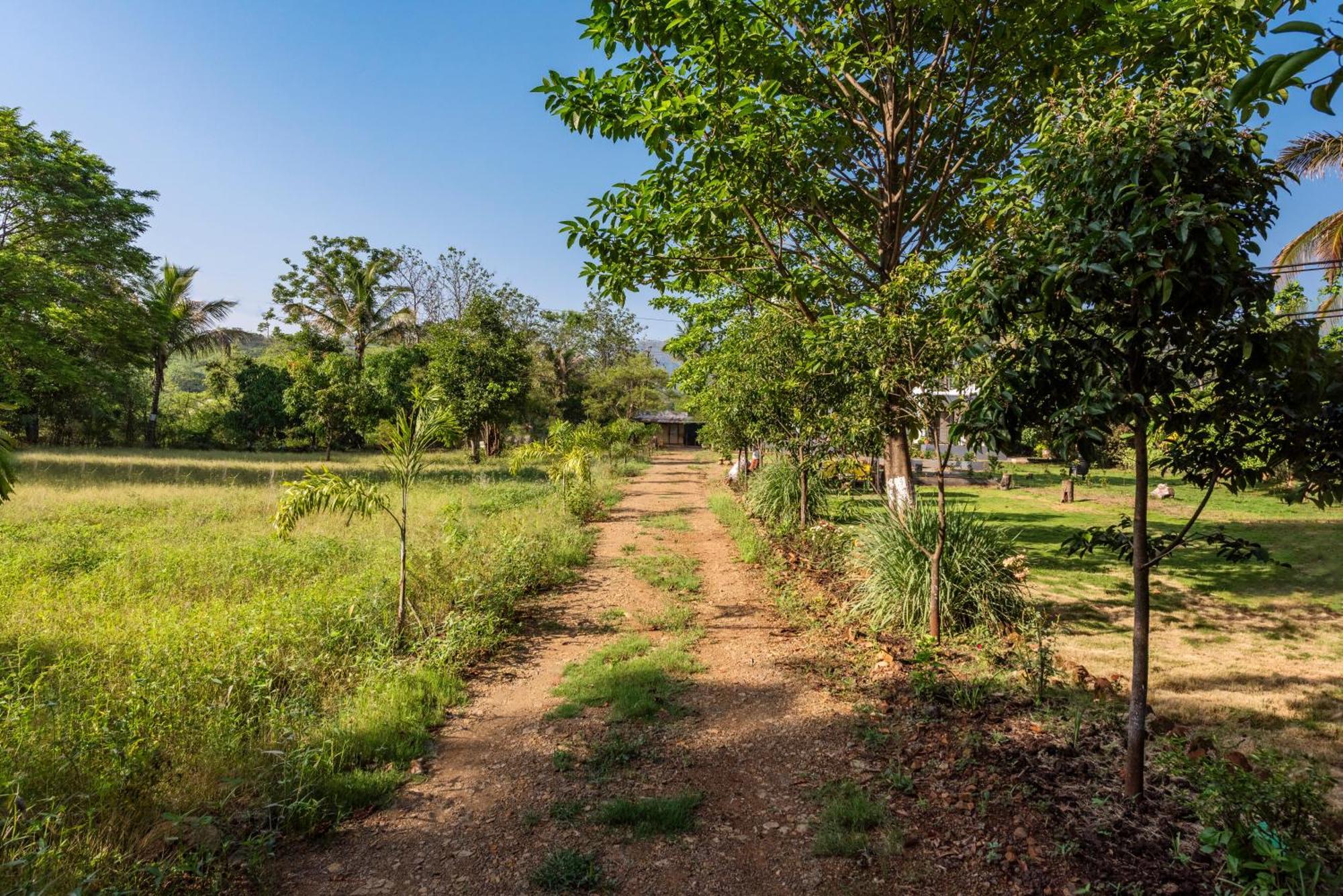 Saffronstays Lakeview Nivara - Farm Stay Villa With Private Pool Near Pune Bagian luar foto